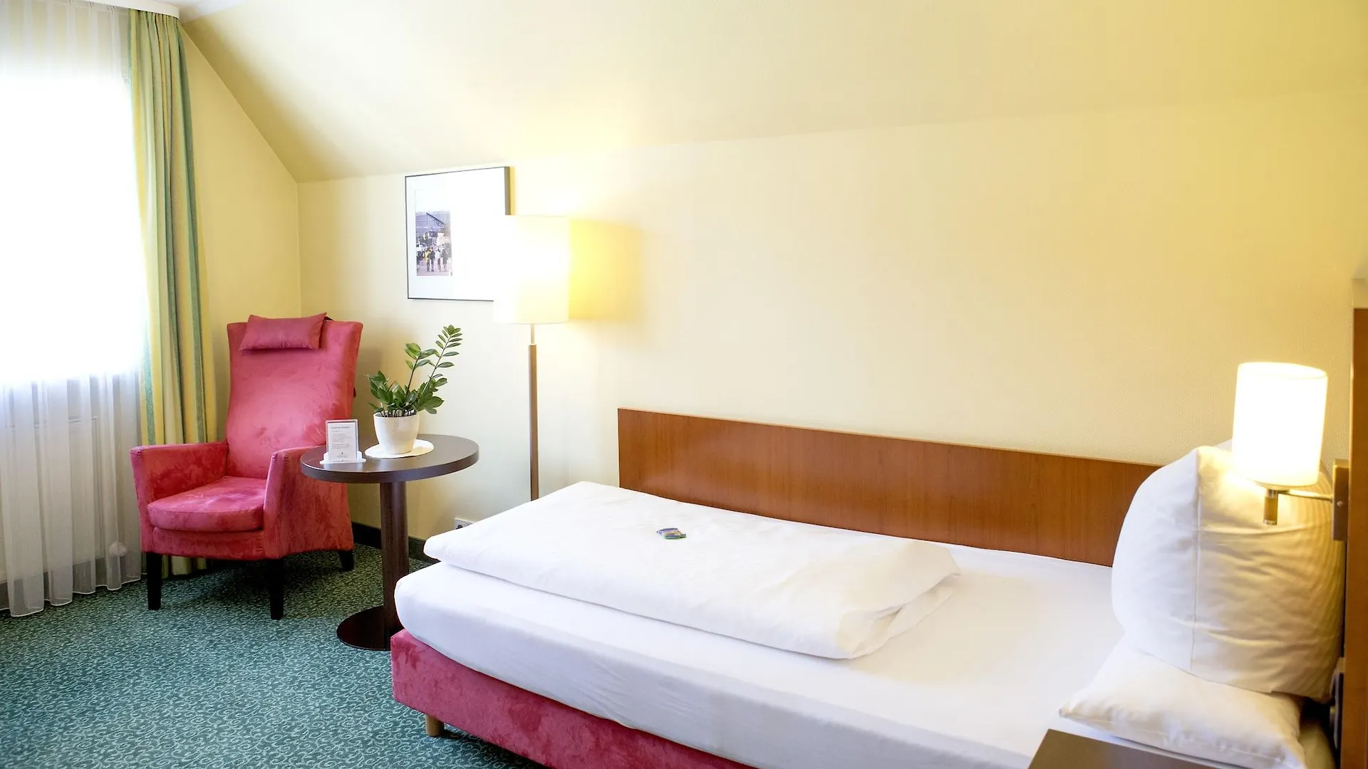 Hotel Weisses Lamm Файтсхёххайм