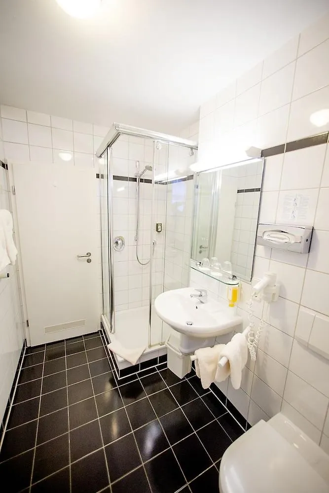 Hotel Weisses Lamm Файтсхёххайм 3*,