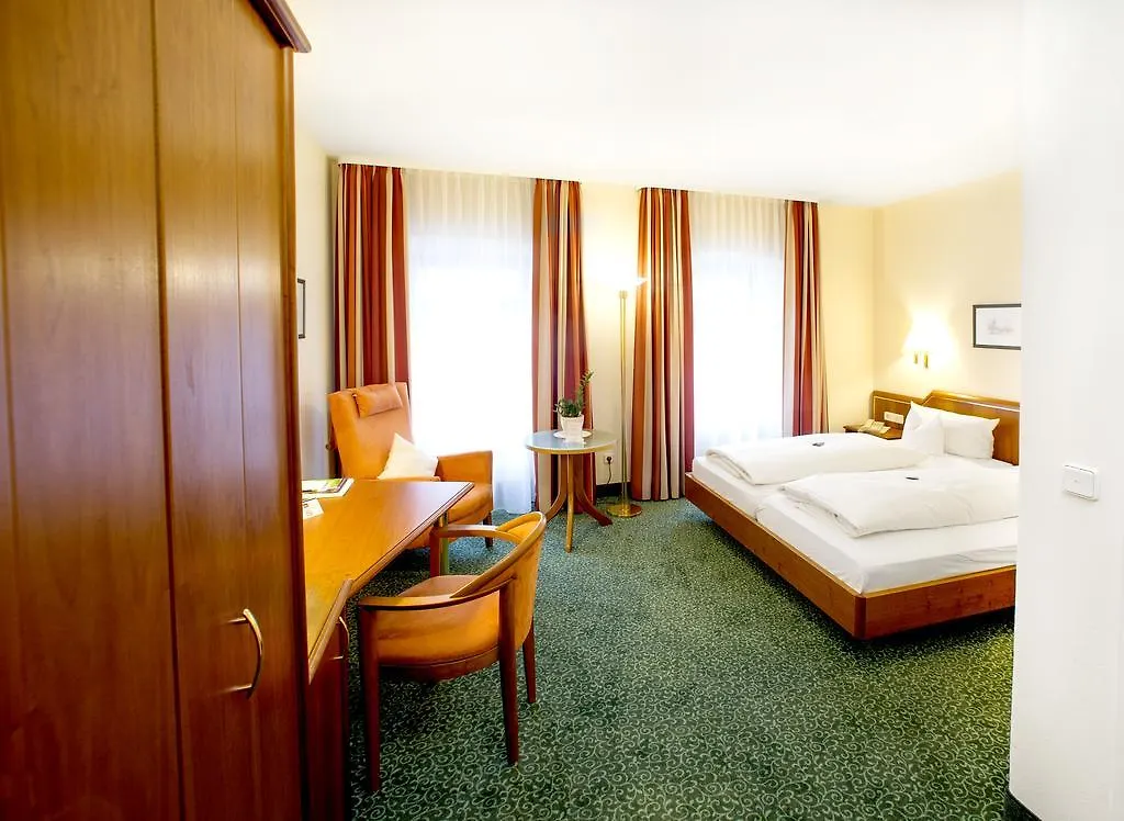 Hotel Weisses Lamm Файтсхёххайм