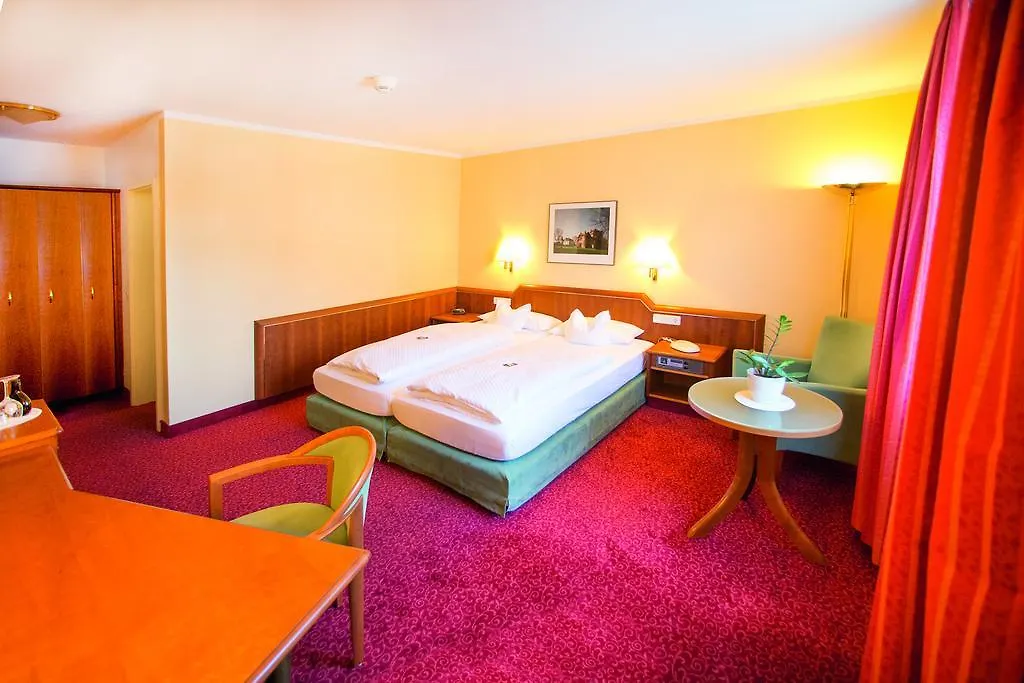 Hotel Weisses Lamm Файтсхёххайм