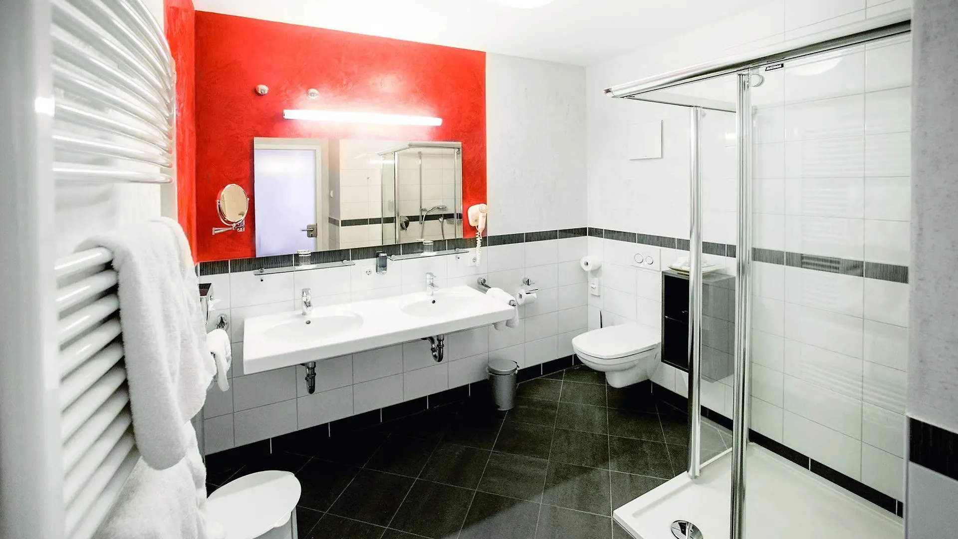 Hotel Weisses Lamm Файтсхёххайм 3*,