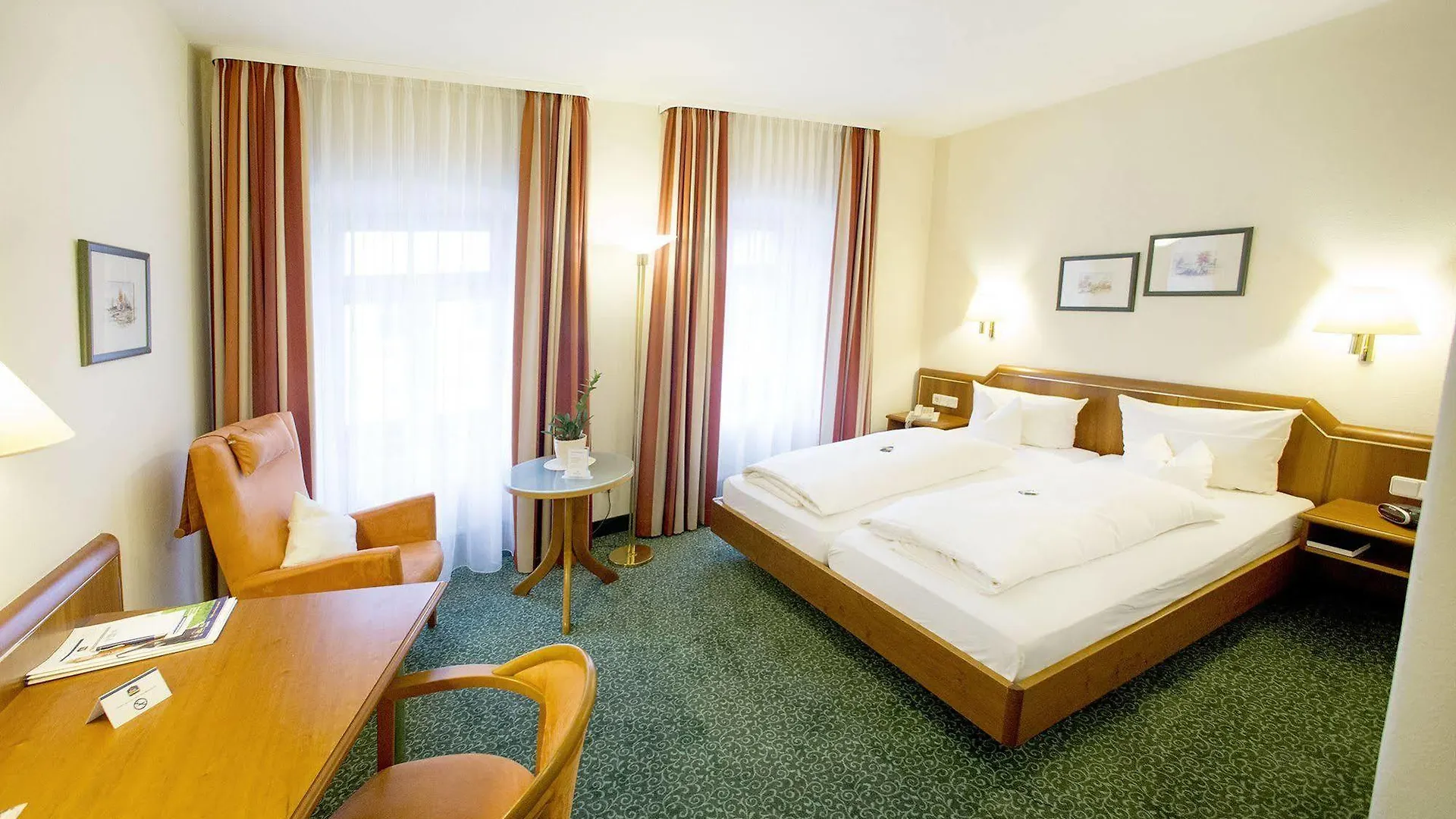 Hotel Weisses Lamm Файтсхёххайм Германия