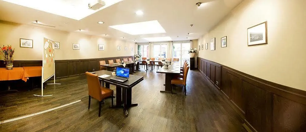 Hotel Weisses Lamm Veitshöchheim 3*,  Německo